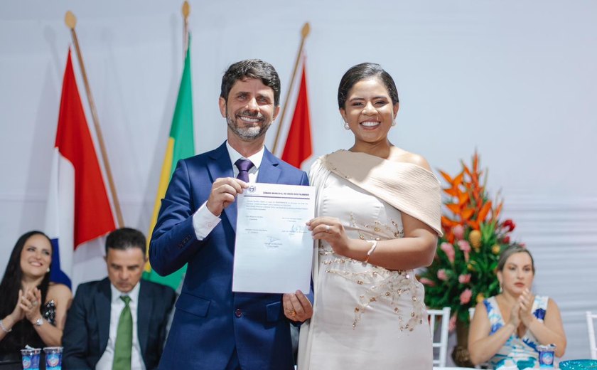Junior Menezes toma posse como prefeito de União dos Palmares em cerimônia pública