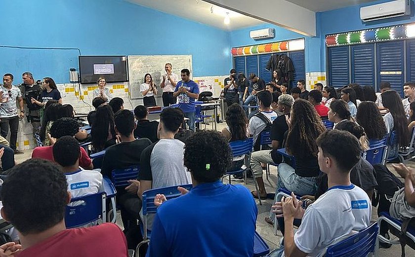 Senado aprova projeto de lei que cria bolsas para alunos do Ensino Médio