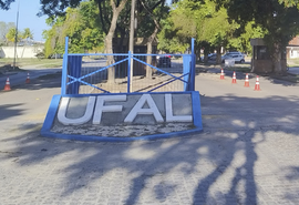 Ufal adia concurso para docentes devido à falta de recursos financeiros