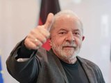 Lula está “lúcido, conversando e passou a noite bem”, diz novo boletim