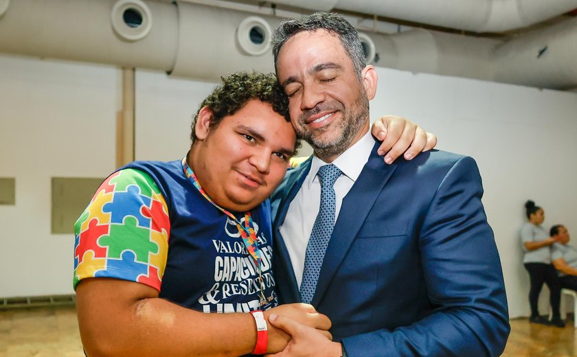 Nova lei passa a garantir apoio e acolhimento do Estado às famílias de autistas