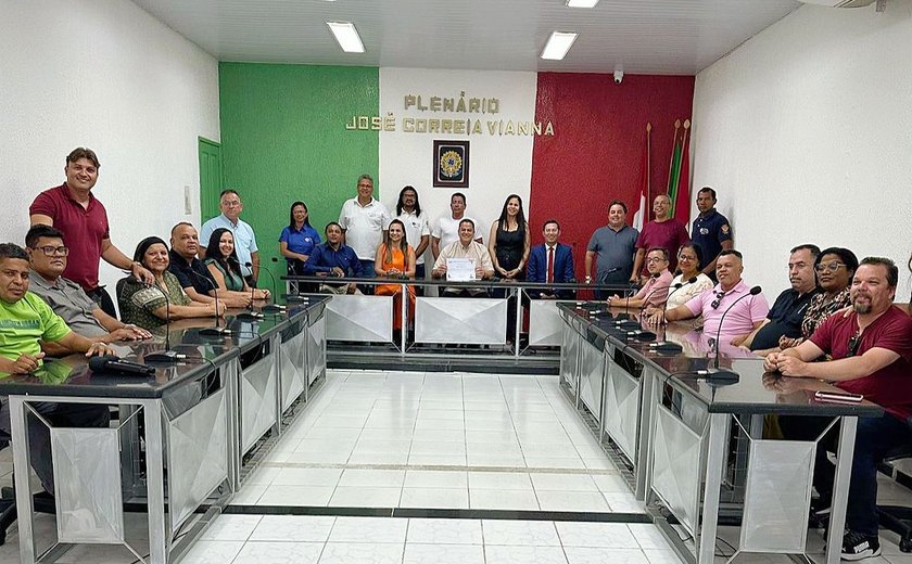 Vereador Marcos Filho recebe alunos de Direito da UNEAL na Câmara Municipal de União dos Palmares