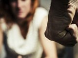 Rapaz é preso após agredir mãe e avó durante briga familiar