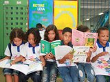 Governo de Alagoas celebra Dia Nacional do Livro Infantil destacando políticas de incentivo à leitura nas escolas