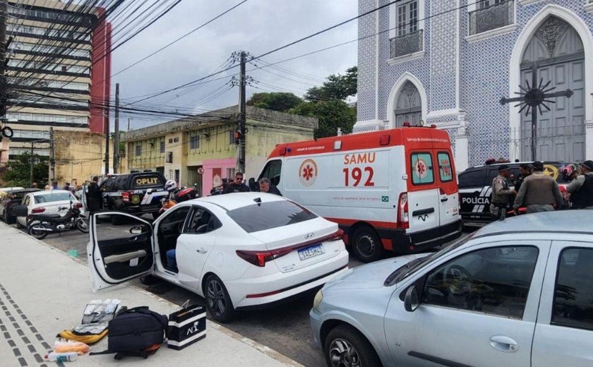 Homem é morto após trocar tiros com polícia no centro de Maceió; Polícia abre inquérito para investigar o caso