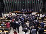Câmara aprova urgência para projeto de anistia a participantes de manifestações políticas