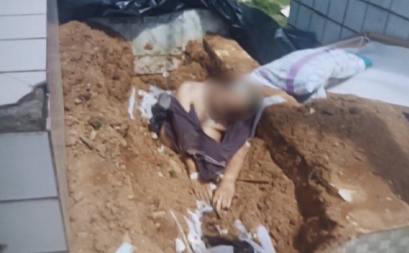 Cadáver é encontrado sentado sobre túmulo em cemitério de Moreno