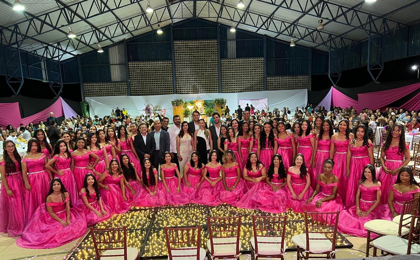 Sonho de Menina: Prefeitura de Santana do Mundaú promove festa para 45 debutantes