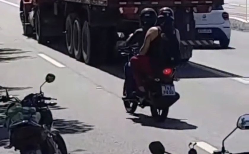 Adolescente morre atropelada por caminhão na Av. Fernandes Lima após ser assediada