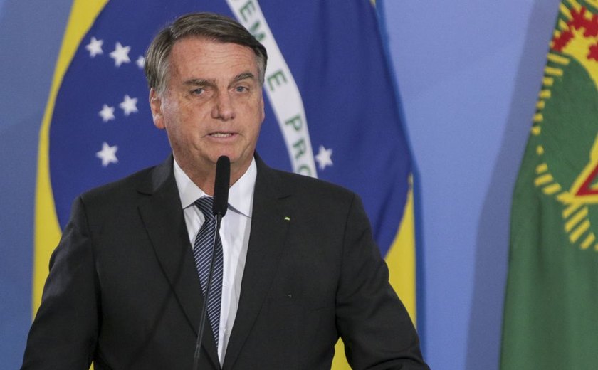 Bolsonaro confirma viagem a Londres para funeral da rainha Elizabeth II