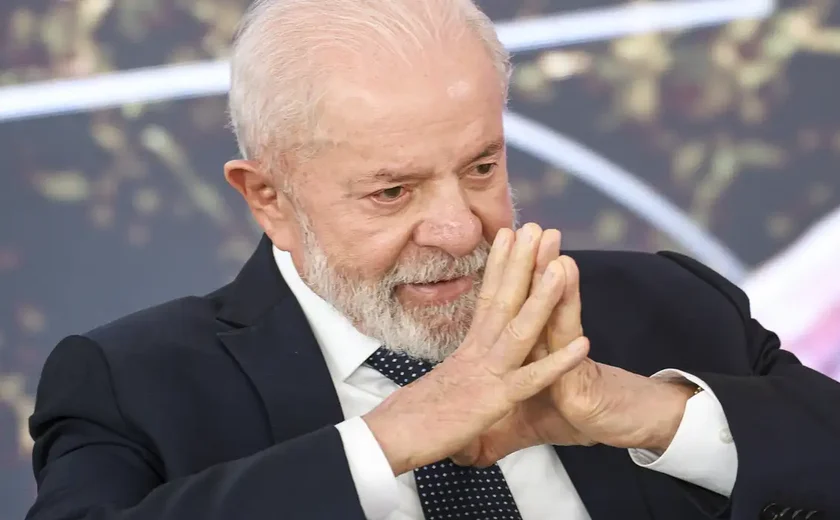 'Vamos baixar o custo de vida', afirma Lula