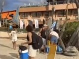 Banhistas são proibidos de usar guarda-sol em praia de Marechal Deodoro; caso reacende debate sobre privatização