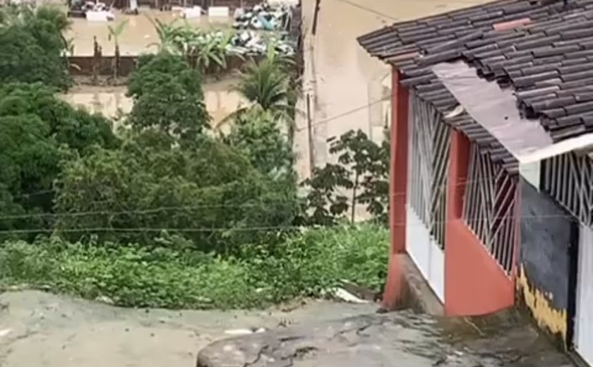 Inundações em Branquinha: Ruas Alagadas Deixam Rastro de Preocupação