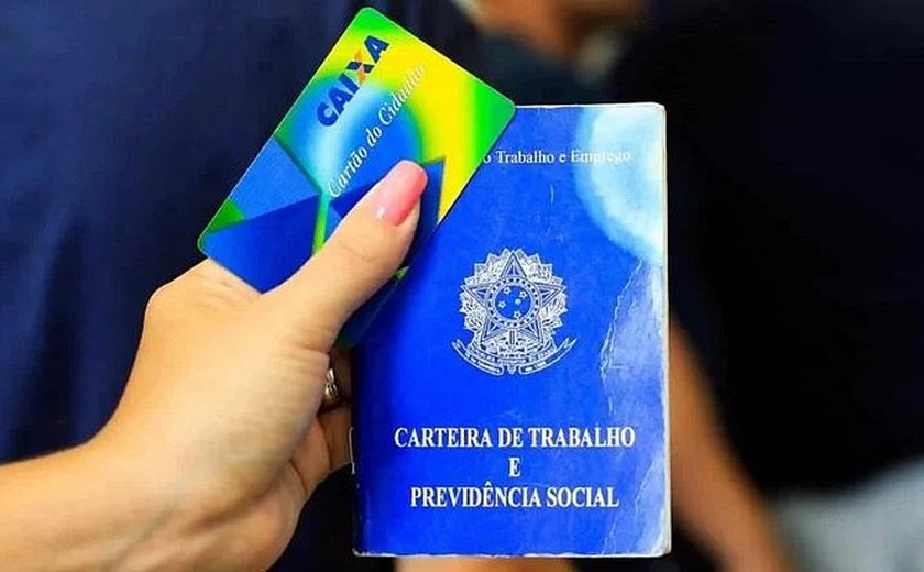 Empregos com carteira assinada batem recorde, segundo IBGE
