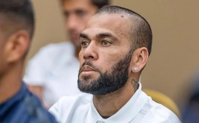Irmão de Daniel Alves se pronuncia sobre a 'morte' do jogador