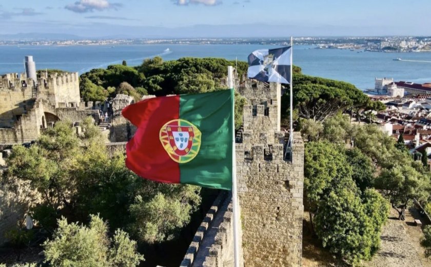 Portugal aprova lei que endurece regras para imigrantes, afetando brasileiros