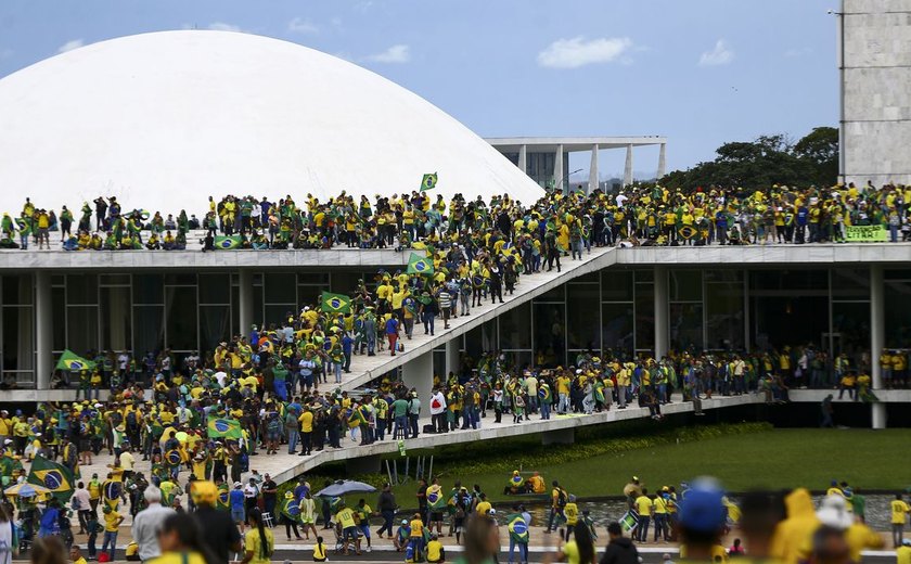 Associação de Juristas lança campanha contra anistia a golpistas