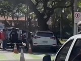 Assessor de vereador é encontrado morto dentro de carro na orla de Maceió