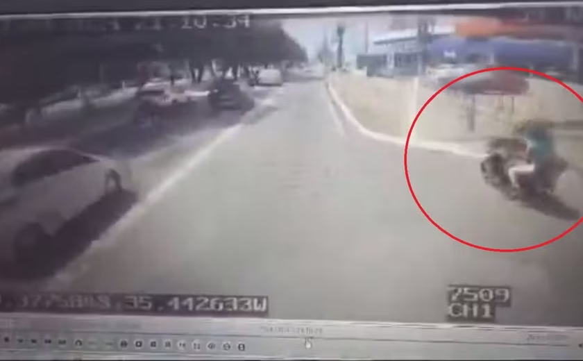 Polícia coleta imagens de câmeras para esclarecer de quem foi a culpa no acidente que matou bancária na Fernandes Lima, em Maceió