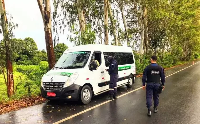 Passageiro de 60 anos sofre mal súbito e morre dentro de micro-ônibus