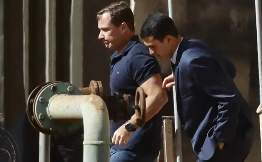 Mauro Cid diz à PF que entregou dinheiro das joias a Bolsonaro ‘em mãos’