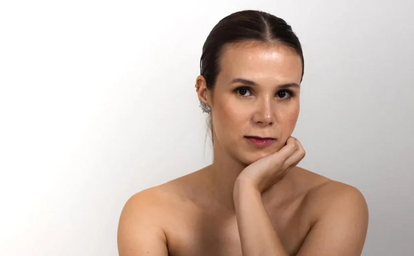 Mulher que não cedeu lugar no avião pega voo e debocha: “Janelinha”