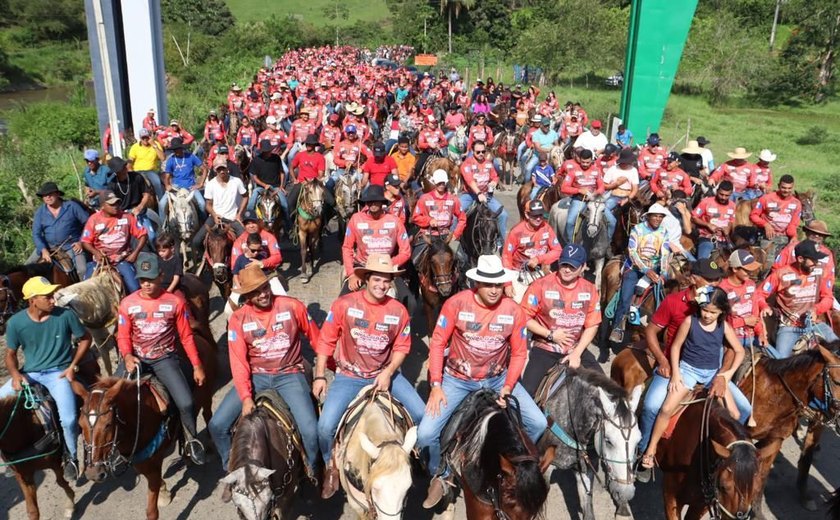 Cavalgada Mundaú de Cara Nova reúne multidão em Santana do Mundaú