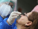 Mais da metade de exames de Covid-19 realizados em AL deram positivo