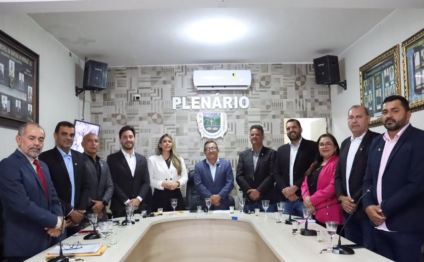 Prefeito de Santana do Mundaú participa de sessão de abertura dos trabalhos legislativos na Câmara de Vereadores