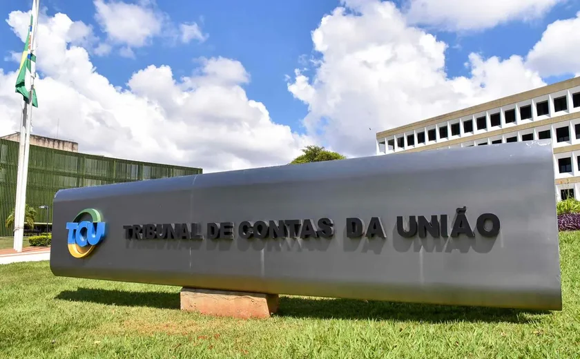 TCU: isenção de Bolsonaro a igrejas custou R$ 300 milhões aos cofres públicos
