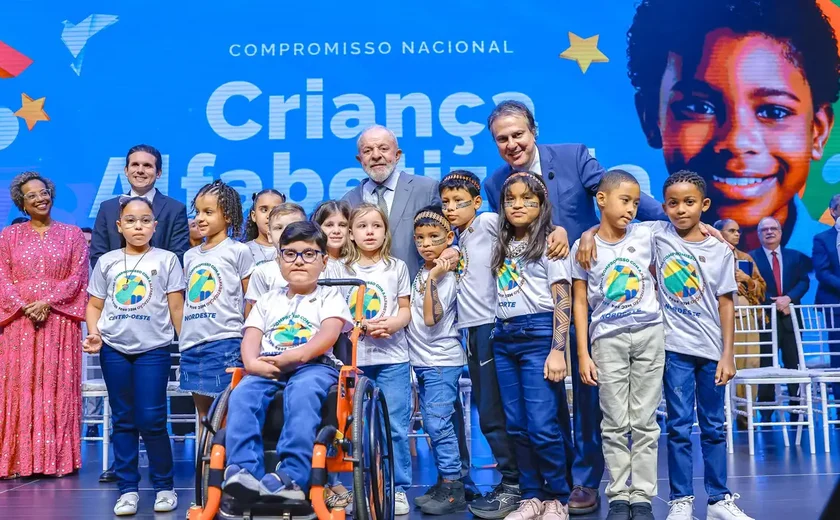 Lula diz que Brasil pode alfabetizar 80% das crianças até 2030