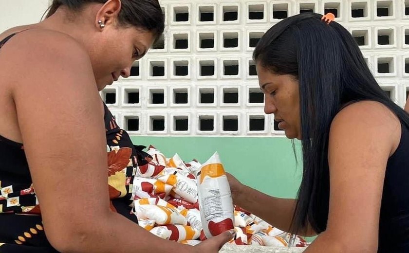 Programa do Leite: Assistência Social de Branquinha realiza primeira entrega do ano