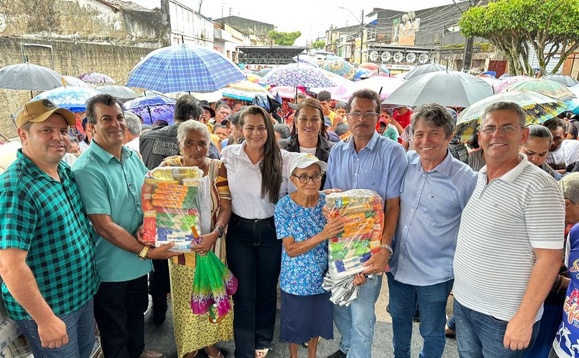 Prefeita Néa do Geo entrega mais de 2 mil cestas básicas no feriado e prepara Ibateguara para o maior festival de inverno da região