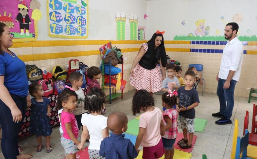 Estudantes de Santana do Mundaú retornaram às salas de aula nesta segunda-feira