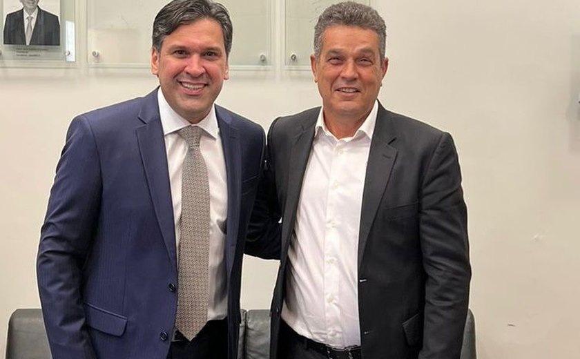 Prefeito Neno Freitas vai a Brasília em busca de novos investimentos para Branquinha