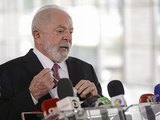 Lula deixa hospital em Brasília após procedimento cirúrgico
