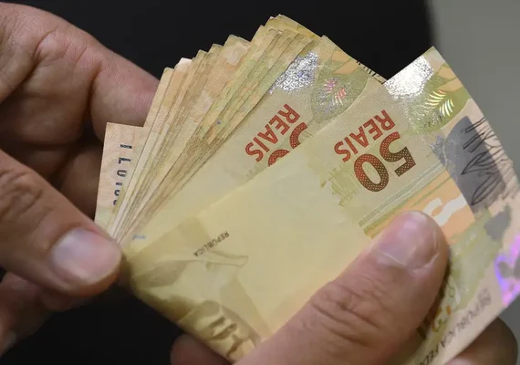 Governo envia alertas sobre imposto de renda pelo Gov.br e WhatsApp