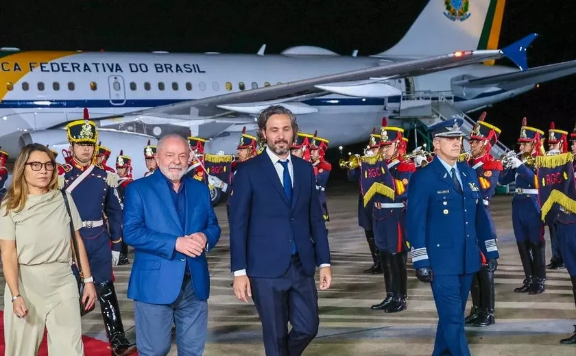 Na Argentina, Lula terá encontro com presidentes da Argentina, Venezuela e Cuba