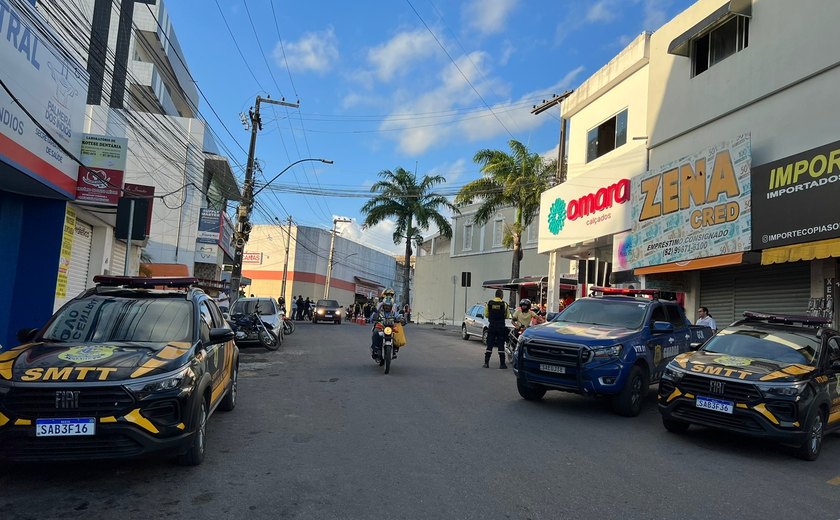 SMTT e Guarda Municipal atuam na fiscalização de veículos e motociclistas para reforçar segurança no trânsito