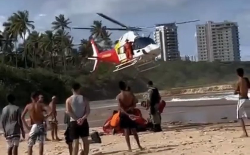 Homem é resgatado inconsciente após se afogar na Praia de Jacarecica, em Maceió