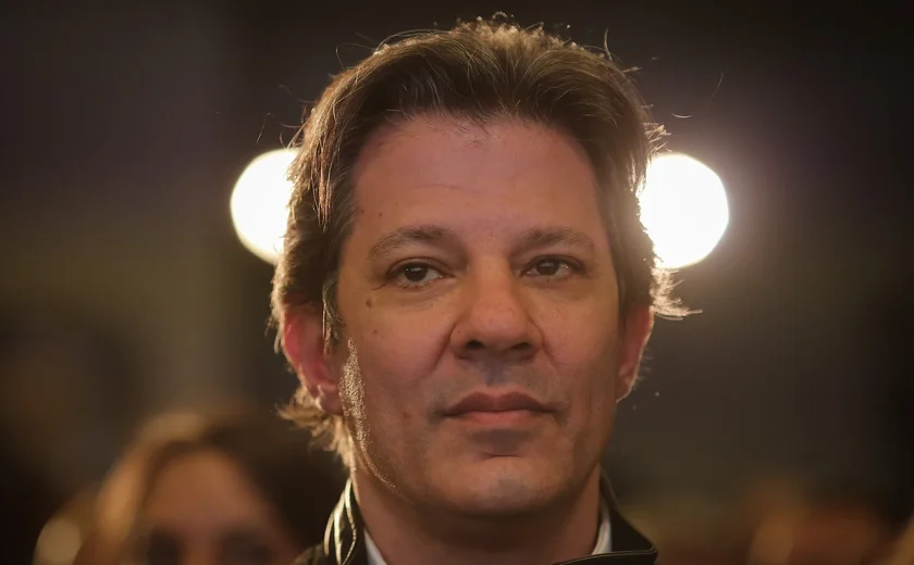 Haddad: Lula me pediu para colocar pobre no orçamento e rico no IR