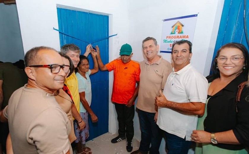 Prefeitura de Ibateguara realiza sonho de moradora com entrega de nova casa