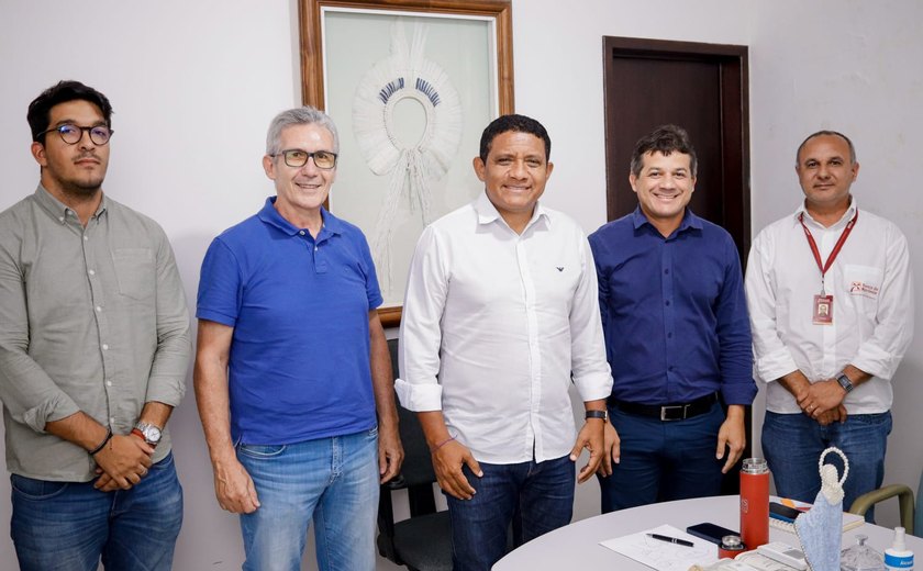 Prefeito e gerente do Banco do Nordeste discutem novas linhas de investimento para Palmeira dos Índios