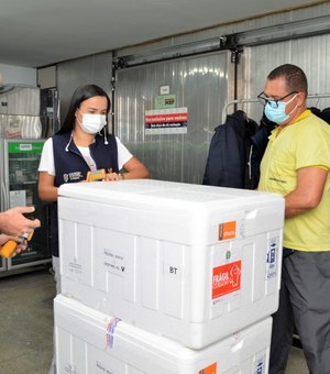 Alagoas recebeu mais 66.460 doses de vacinas contra a Covid-19 nesta sexta Municípios