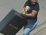 Mulher furta caixa de som de estabelecimento em União dos Palmares