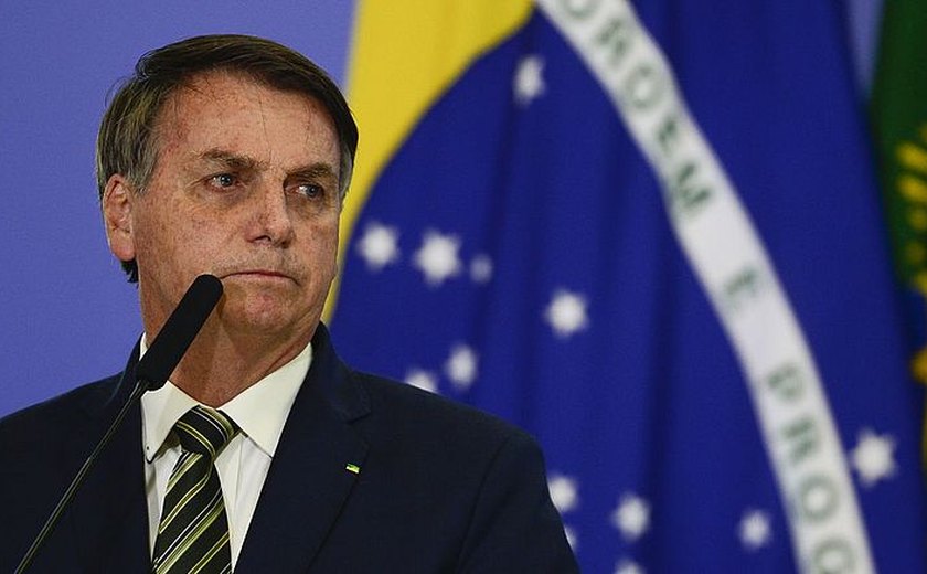 Bolsonaro decreta três dias de luto oficial pela morte da rainha Elizabeth 2ª