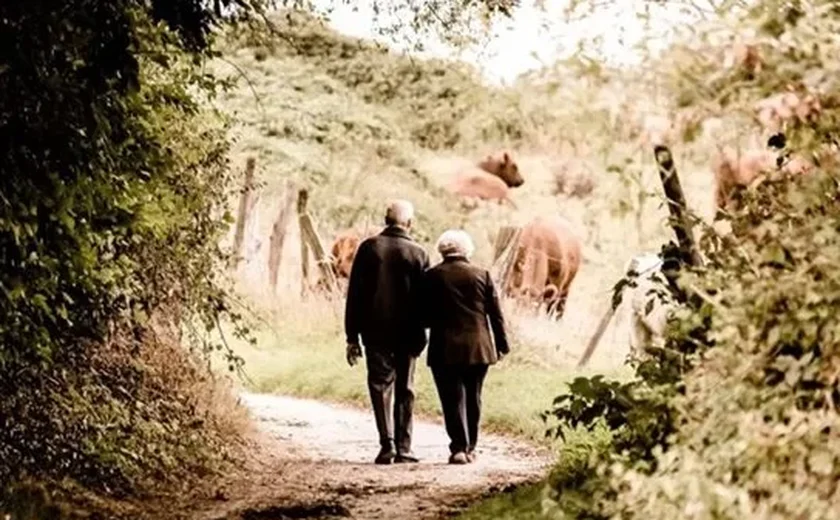 Casal de idosos morre com 15 horas de diferença no interior do Paraná