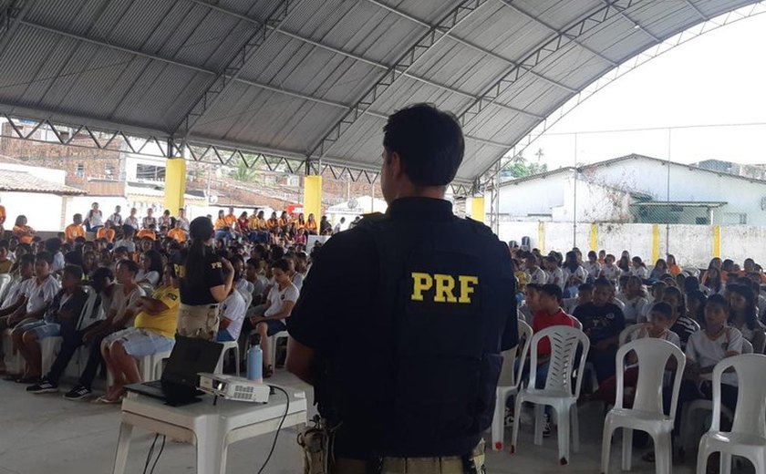 Maio Laranja: PRF/AL promove palestra de combate ao abuso e exploração sexual de crianças e adolescentes