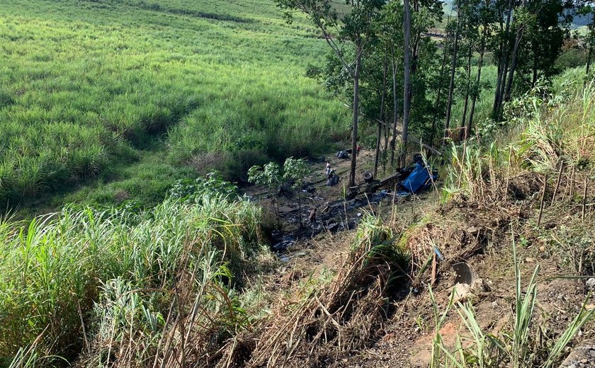 Colisão entre caminhões em São José da Laje deixa dois mortos