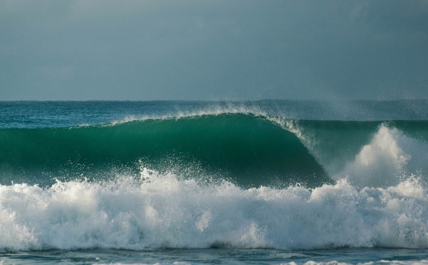 Marinha emite alerta para ondas de até 3,5 metros no litoral de Alagoas